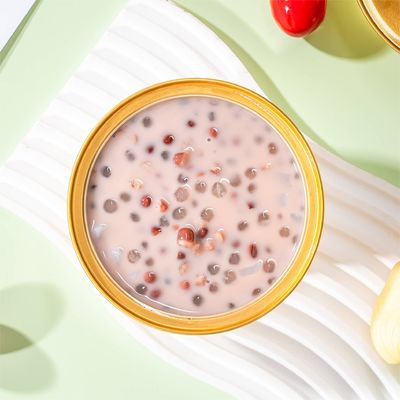 Guter Preis Rote Bohnen-Sago mit Milch, süß und nahrhaft, essen Sie stattdessen leichte Mahlzeiten, ein Hong Kong-Dessert im Sommer. Online